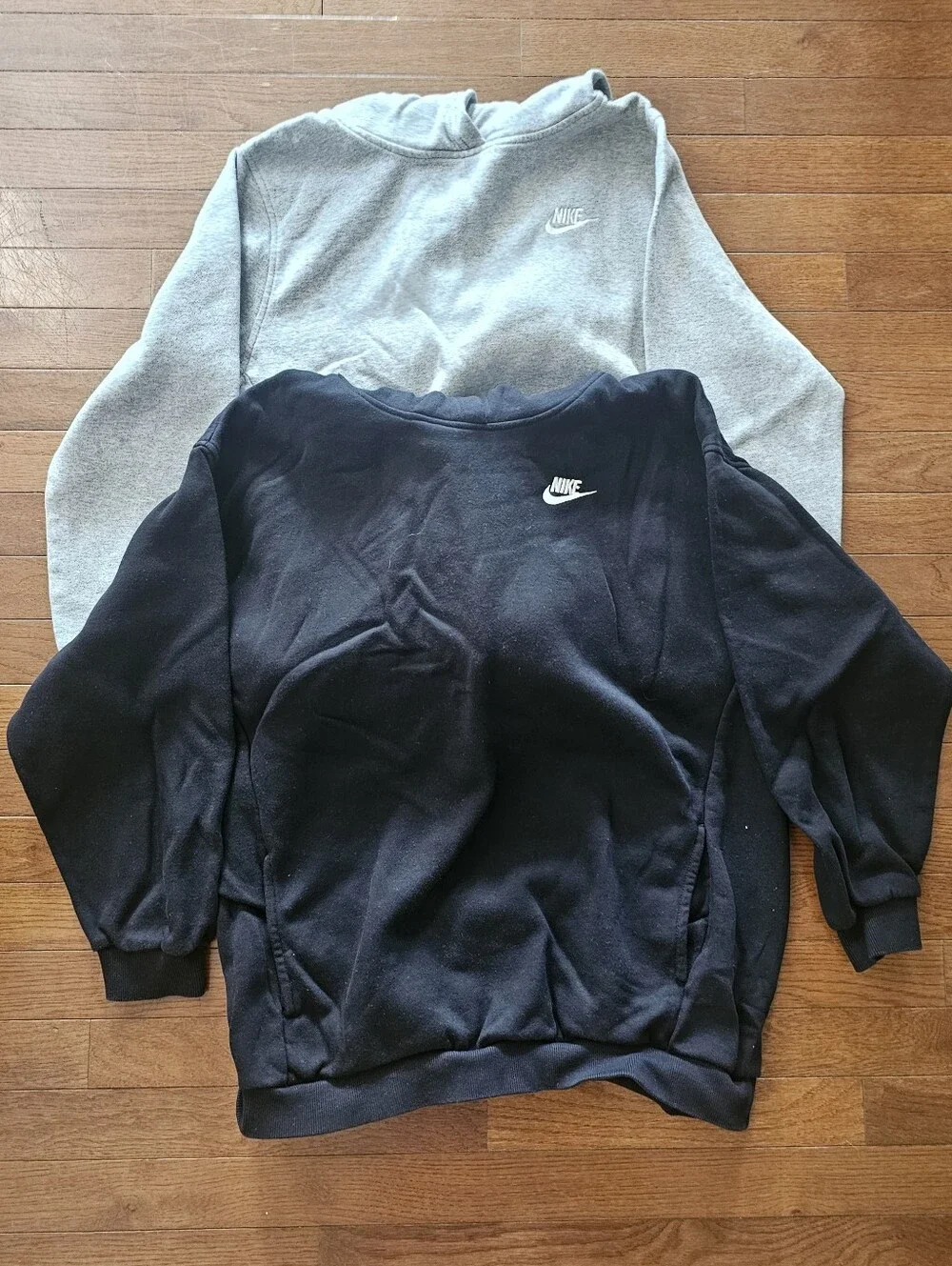 NIKE Lot Of 2 Boys Small Logo Hooded Sweatshirts